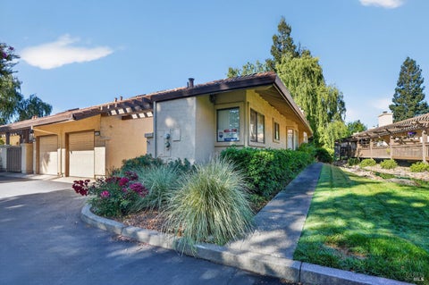 Photo of 48 Fountain Grove Circle, Napa, CA 94558 (MLS # 326062262)