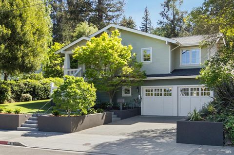 Photo of 3 Piedmont Road, Larkspur, CA 94939 (MLS # 326026150)