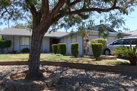 Photo of 303 Dahlia Street, Fairfield, CA 94533 (MLS # 326062782)