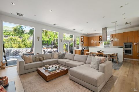 Photo of 704 Las Colindas Road, San Rafael, CA 94903 (MLS # 326028761)