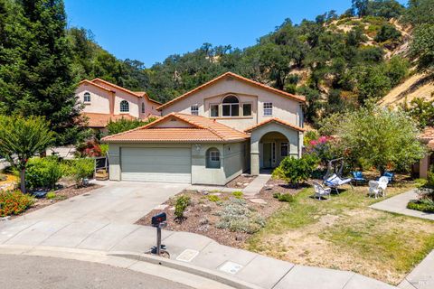 Photo of 323 Portofino Way, Cloverdale, CA 95425 (MLS # 326057456)