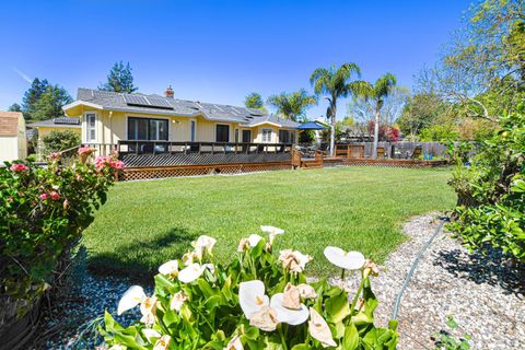 Photo of 186 Barrio Way, Windsor, CA 95492 (MLS # 326025499)