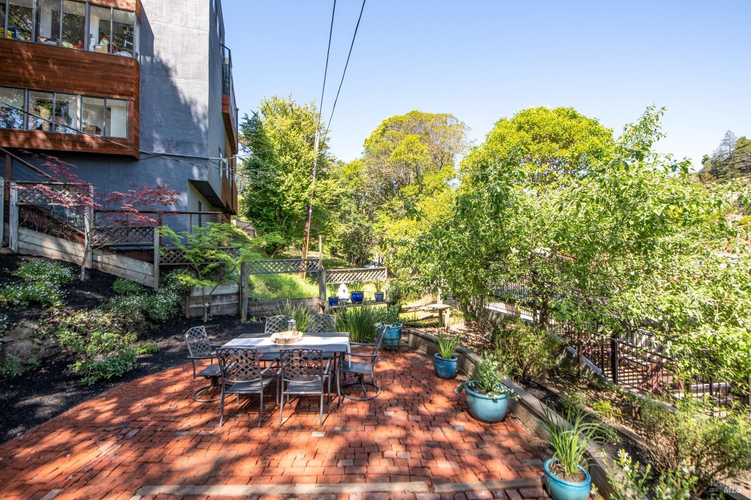 251 W End Avenue
