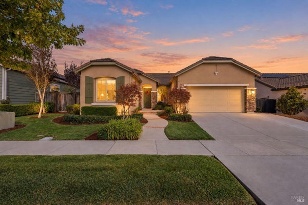 933 ANTIQUITY DR, FAIRFIELD, CA 94534 - Image 6486a2f4e5e38ed8266e93b76c85e5dd/1147992616