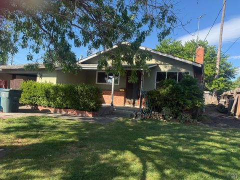 Photo of 505 Reynolds Drive, Petaluma, CA 94954 (MLS # 326029350)