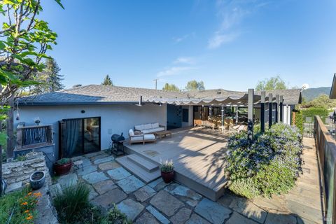 Photo of 902 Helen Avenue, Ukiah, CA 95482 (MLS # 326024979)