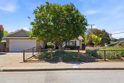 Photo of 131 Grande Vista, Novato, CA 94947 (MLS # 326045579)