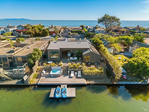 Photo of 297 Seadrift Road, Stinson Beach, CA 94970 (MLS # 326025920)