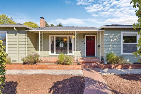 Photo of 581 Silva Avenue, Santa Rosa, CA 95404 (MLS # 326083271)