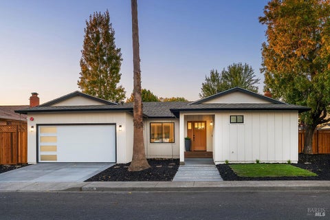 Photo of 2053 Vista Lane, Petaluma, CA 94954 (MLS # 326088268)