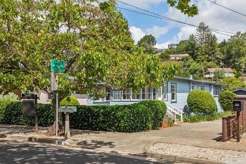 Photo of 210 Greenfield Avenue, San Anselmo, CA 94901 (MLS # 326036806)