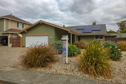 Photo of 107 Normandy Drive, Vacaville, CA 95687 (MLS # 326075621)