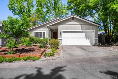 Photo of 1724 Arroyo Sierra Circle, Santa Rosa, CA 95405 (MLS # 326030866)