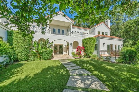 Photo of 5 Heatherstone Lane, San Rafael, CA 94903 (MLS # 326031055)