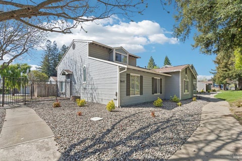 Photo of 3642 Alamo Drive, Vacaville, CA 95687 (MLS # 326018854)