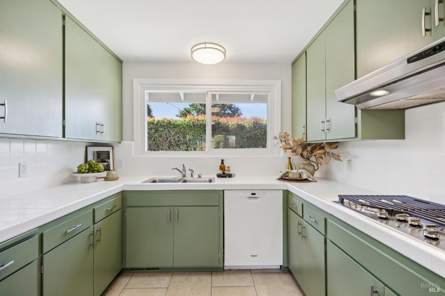 893 Tiburon Boulevard