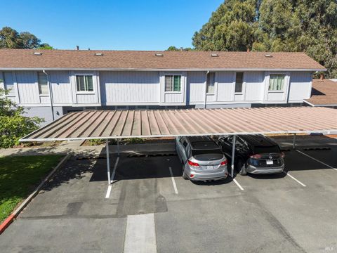 Photo of 222 Del Luz Court, Fairfield, CA 94533 (MLS # 326024691)