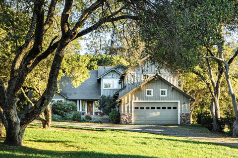 Photo of 96 Valley View Drive, Petaluma, CA 94952 (MLS # 326023662)
