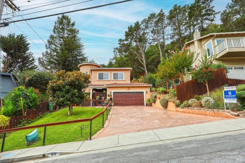 Photo of 69 Graceland Drive, San Rafael, CA 94901 (MLS # 326078603)