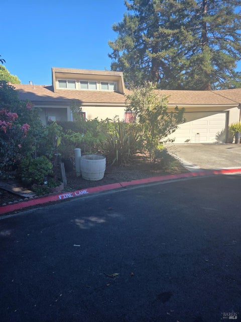 Photo of 938 W 9th Street, Santa Rosa, CA 95401 (MLS # 326075862)