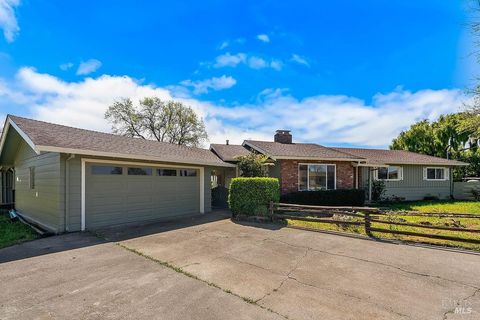 Photo of 878 Pauline Court, Santa Rosa, CA 95401 (MLS # 326022997)