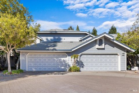 Photo of 2070 Stonefield Lane, Santa Rosa, CA 95403 (MLS # 326024169)