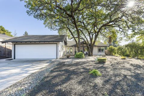 Photo of 19 Inverness Drive, Napa, CA 94558 (MLS # 326021516)