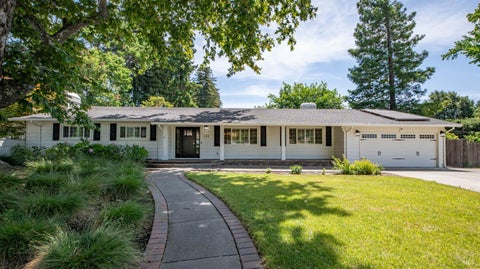 Photo of 204 Paseo Arboles, Fairfield, CA 94534 (MLS # 326049333)