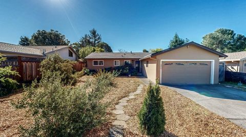 Photo of 4872 Canyon Drive, Santa Rosa, CA 95409 (MLS # 326025218)