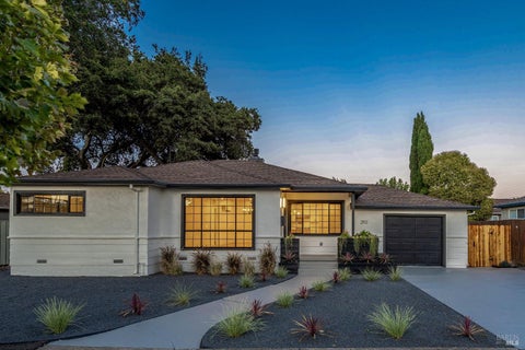 Photo of 2112 Berkeley Drive, Santa Rosa, CA 95401 (MLS # 326086416)