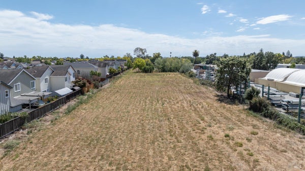 3991 SEBASTOPOL RD, SANTA ROSA, CA 95407 - Image 74eb2b2dcbe05bc73216d78f72de816f/3709670528