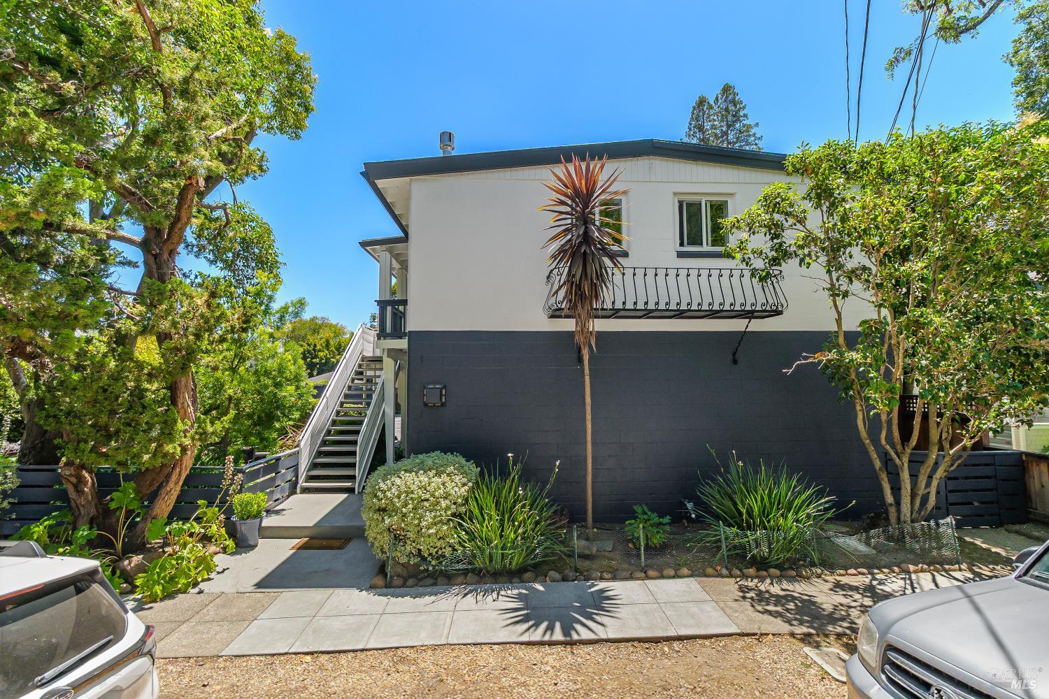 15 San Rafael Avenue