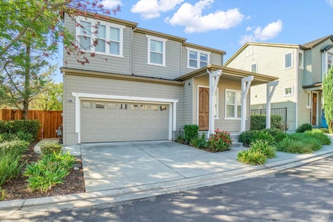 Photo of 1000 Amber Ridge Lane, Vacaville, CA 95687 (MLS # 326086116)