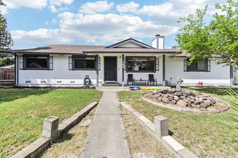 Photo of 704 Daybrook Drive, Windsor, CA 95492 (MLS # 326030242)