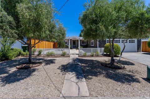 Photo of 1040 Valley View Street, Saint Helena, CA 94574 (MLS # 326024234)