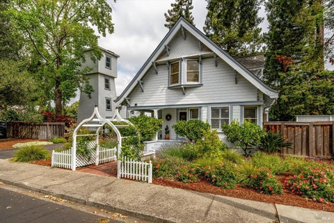 Photo of 2026 W F Street, Napa, CA 94558 (MLS # 326048966)