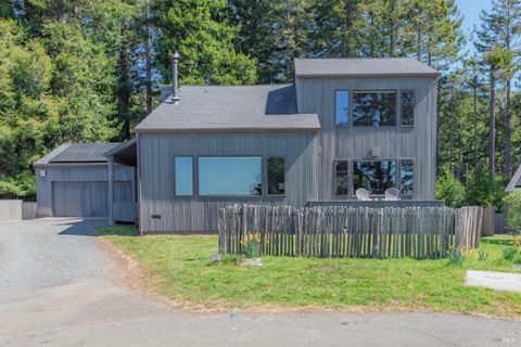 Photo of 135 Larkspur Close, The Sea Ranch, CA 95497 (MLS # 326015366)