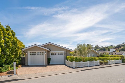 Photo of 8 Saba Lane, Tiburon, CA 94920 (MLS # 326070547)