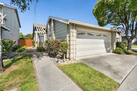 Photo of 153 Bridlewood Court, Vallejo, CA 94591 (MLS # 326044633)