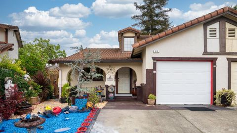Photo of 919 Hacienda Circle, Rohnert Park, CA 94928 (MLS # 326010322)