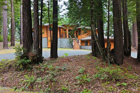 Photo of 22130 Umland Circle, Jenner, CA 95450 (MLS # 326056349)