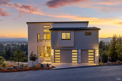 Photo of 5095 Knollwood Court, Santa Rosa, CA 95403 (MLS # 326021896)