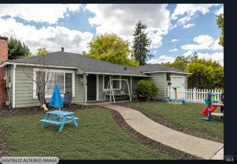 Photo of 308 S Mcdowell Boulevard, Petaluma, CA 94954 (MLS # 326074712)