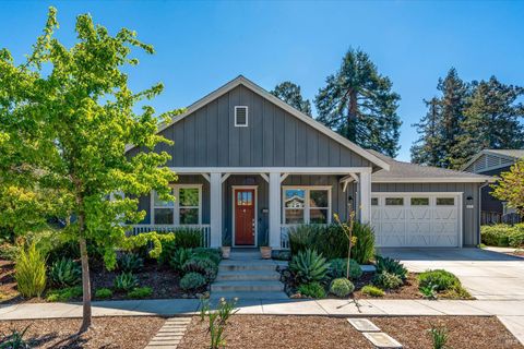 Photo of 215 Pheasant Court, Napa, CA 94558 (MLS # 326024367)