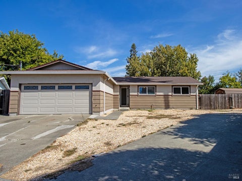 Photo of 1111 Modoc Drive, Santa Rosa, CA 95403 (MLS # 326079974)