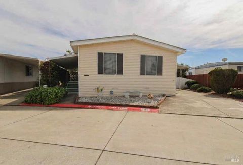 Photo of 139 Segovia Court, Fairfield, CA 95687 (MLS # 326023753)