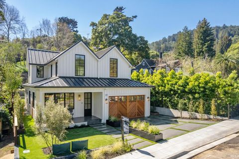 Photo of 317 Redwood Avenue, Corte Madera, CA 94925 (MLS # 326023357)