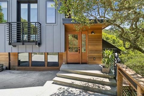 Photo of 842 Autumn Lane, Mill Valley, CA 94941 (MLS # 326046513)