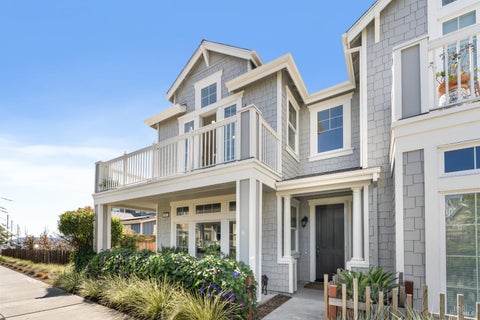 Photo of 11 Bayharbor Way, San Rafael, CA 94901 (MLS # 326074801)