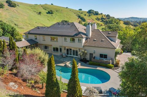 Photo of 43 Oak Valley Drive, Novato, CA 94947 (MLS # 326028614)